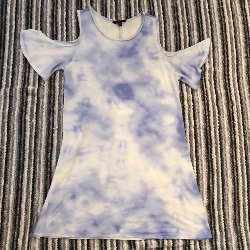 Tresics Luxe Cold Shoulder T-shirt Dress
